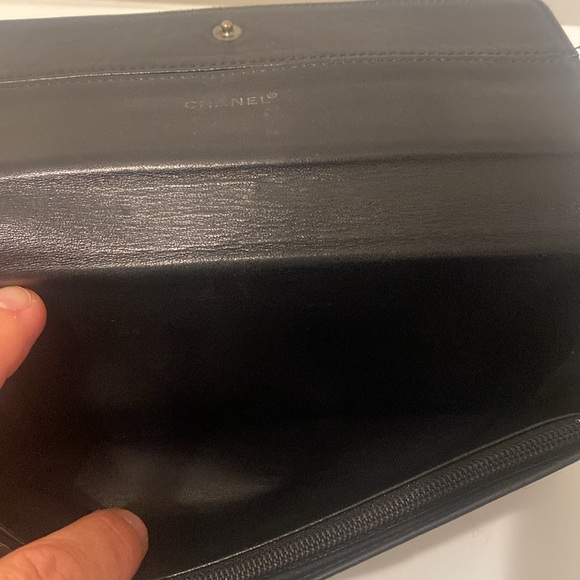 CHANEL LONG TRAVEL WALLET LAMBSKIN INTERIOR - Picture 7 of 14